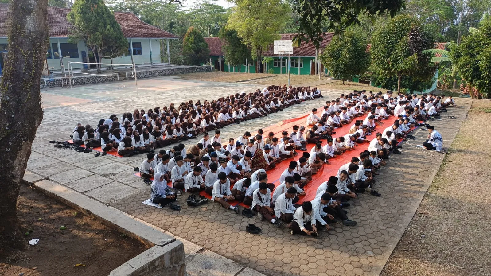 Pembiasaan Tawasul dan Membaca Yasin